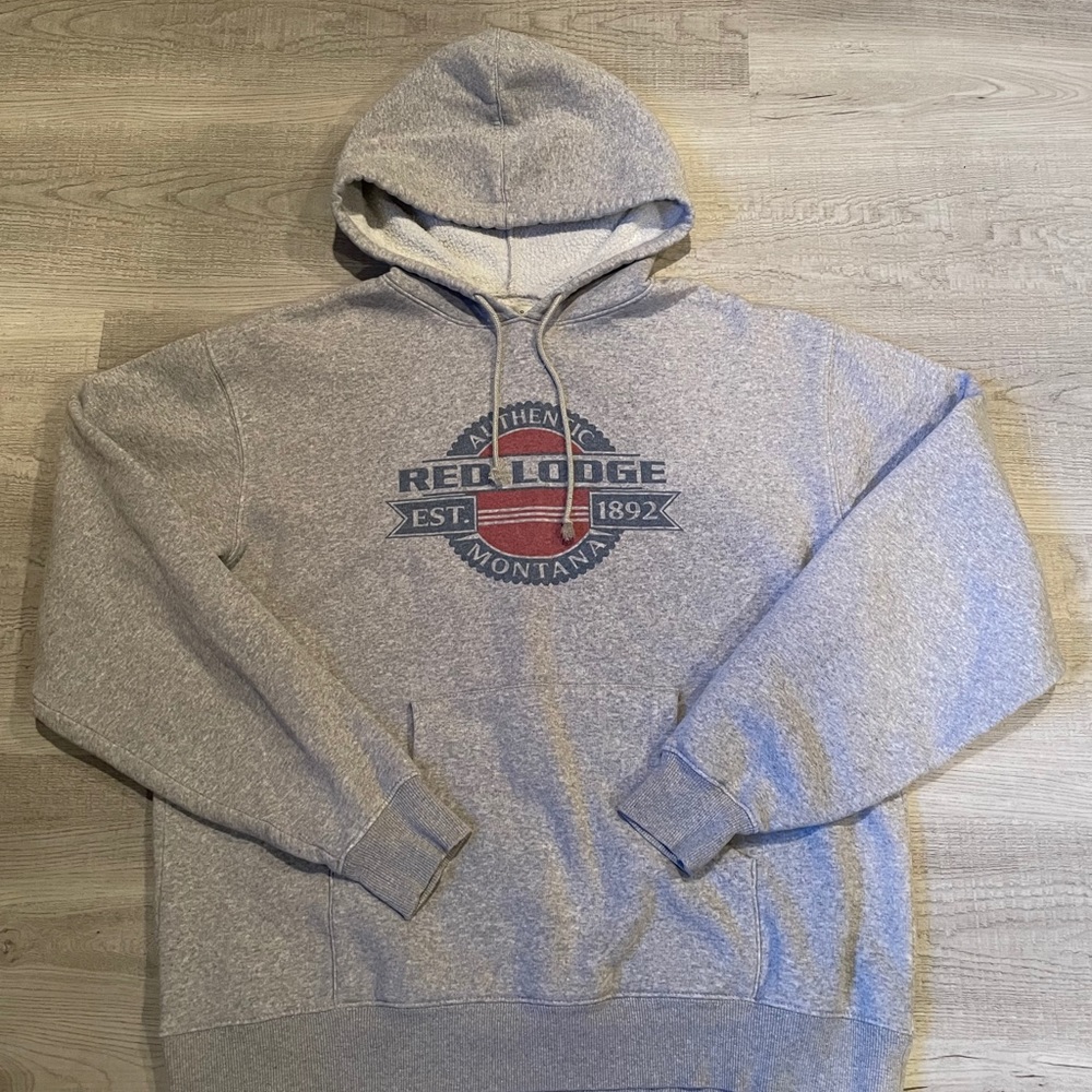 grey sweatshirt